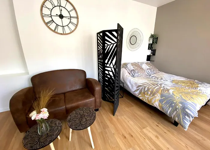Brown Cosy Loft Centre