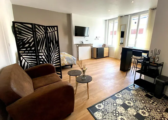 Brown Cosy Loft Centre