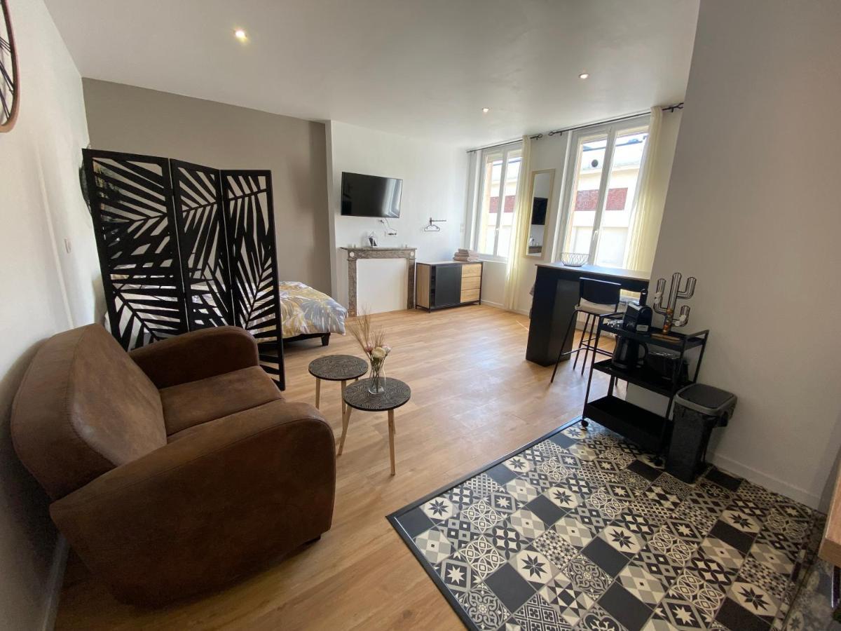 Brown Cosy Appartement Louviers