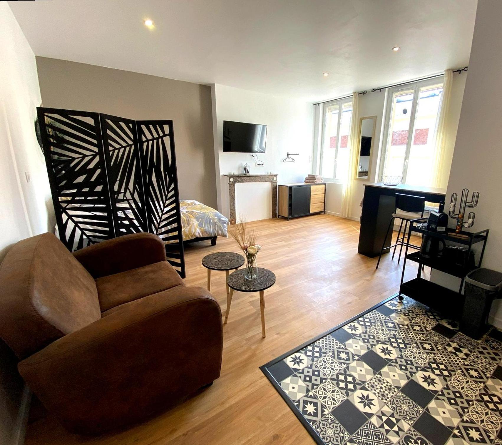 Brown Cosy Loft Centre *